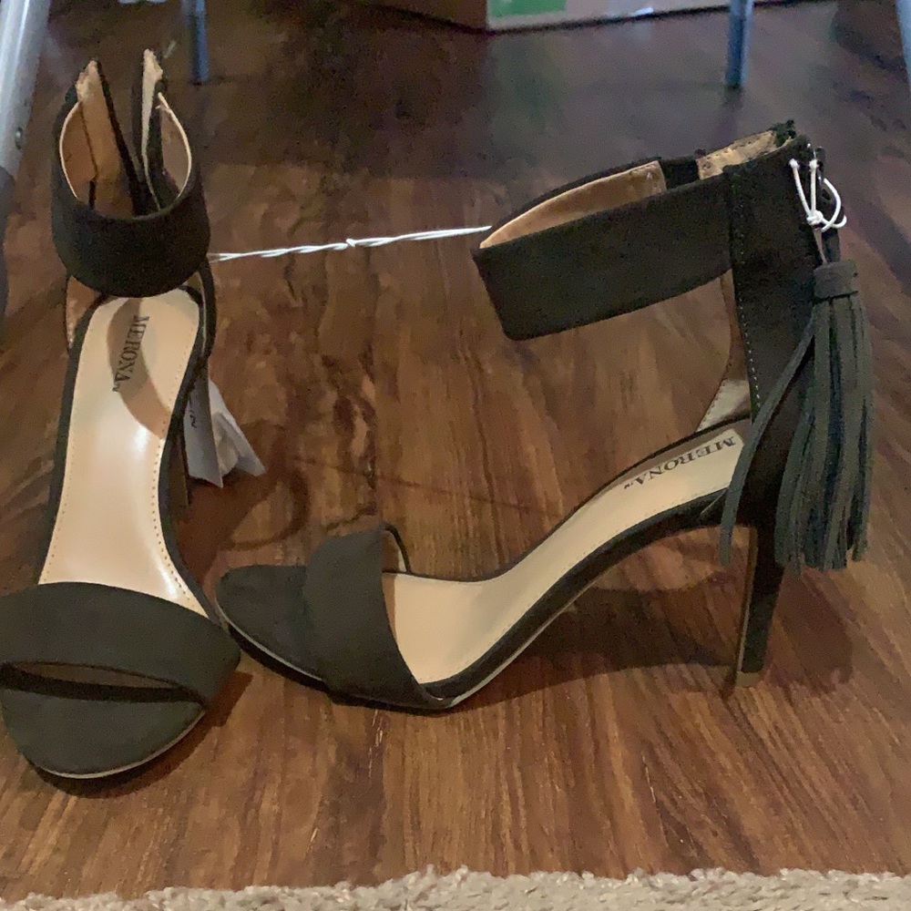 Olive Fringe Heels NWT